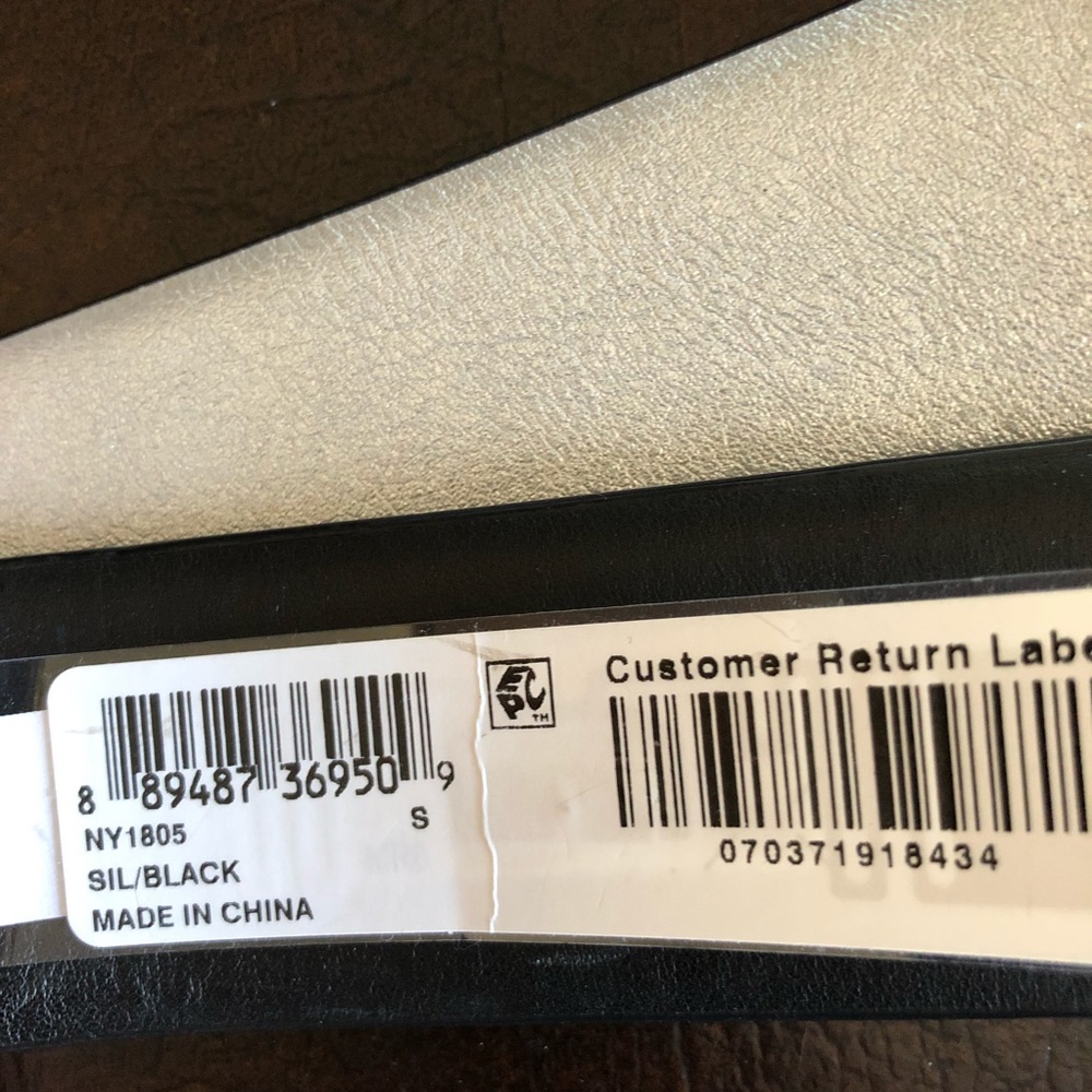 DKNY Leather Reversible Belt Silver Black Small - Picture 4 of 4